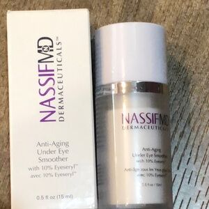 Anti-Aging Under Eye Smoother - White